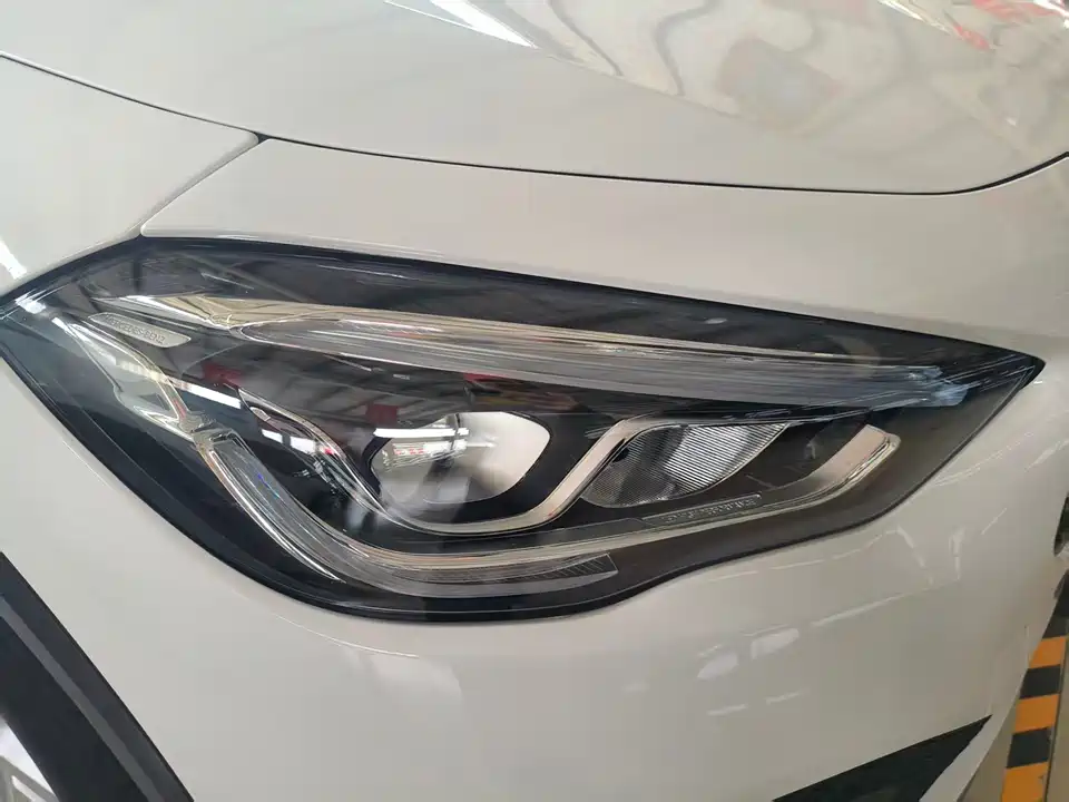 Mercedes-Benz GLA Mercedes-Benz GLA