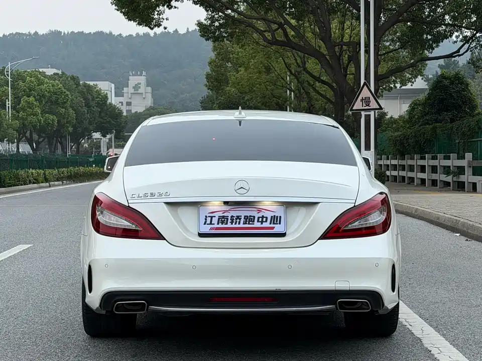 Mercedes-Benz CLS Mercedes-Benz CLS