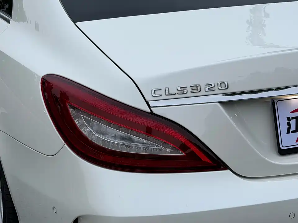 Mercedes-Benz CLS Mercedes-Benz CLS