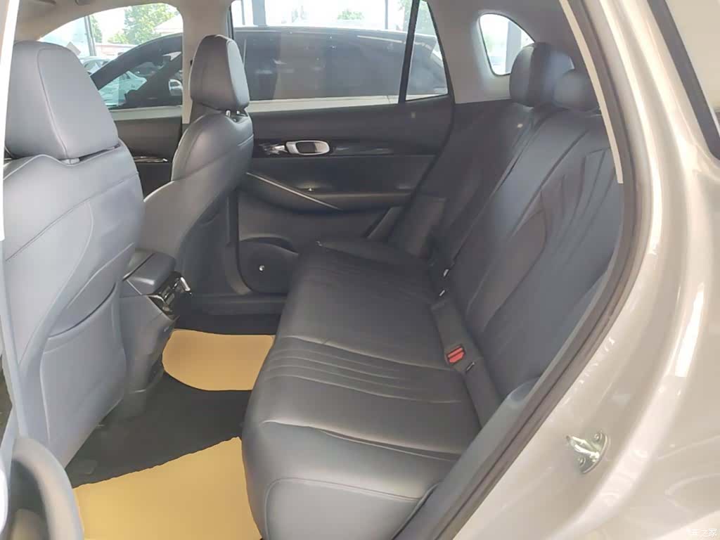 Geely Galaxy E5, 2025 17