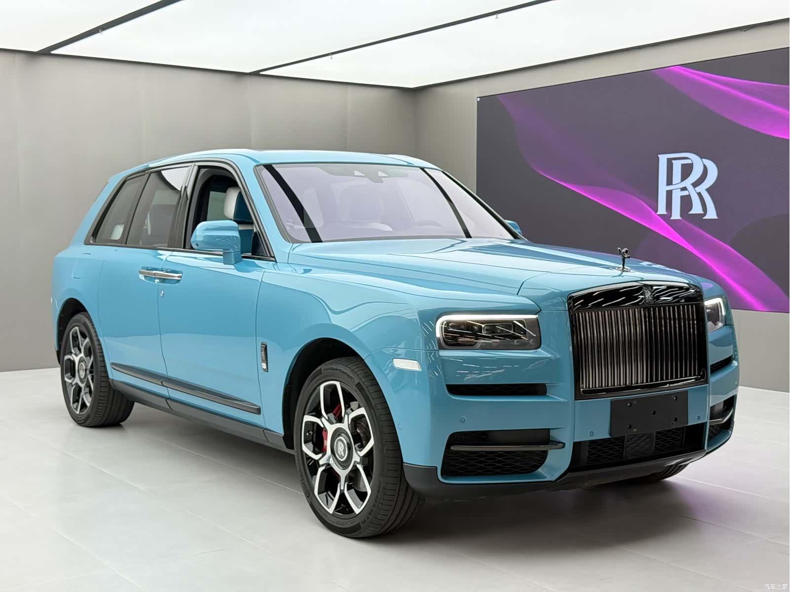 Rolls-Royce Cullinan, 2022 4
