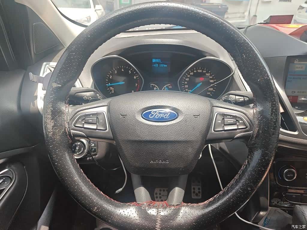 Ford Kuga, 2017 3