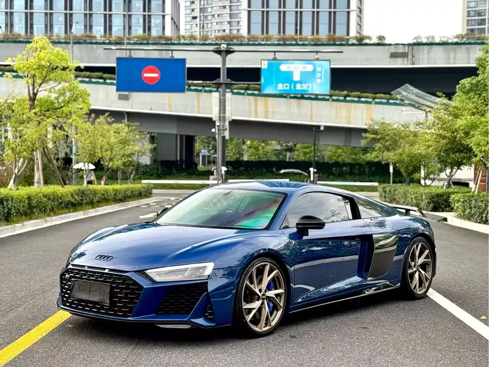 Audi R8