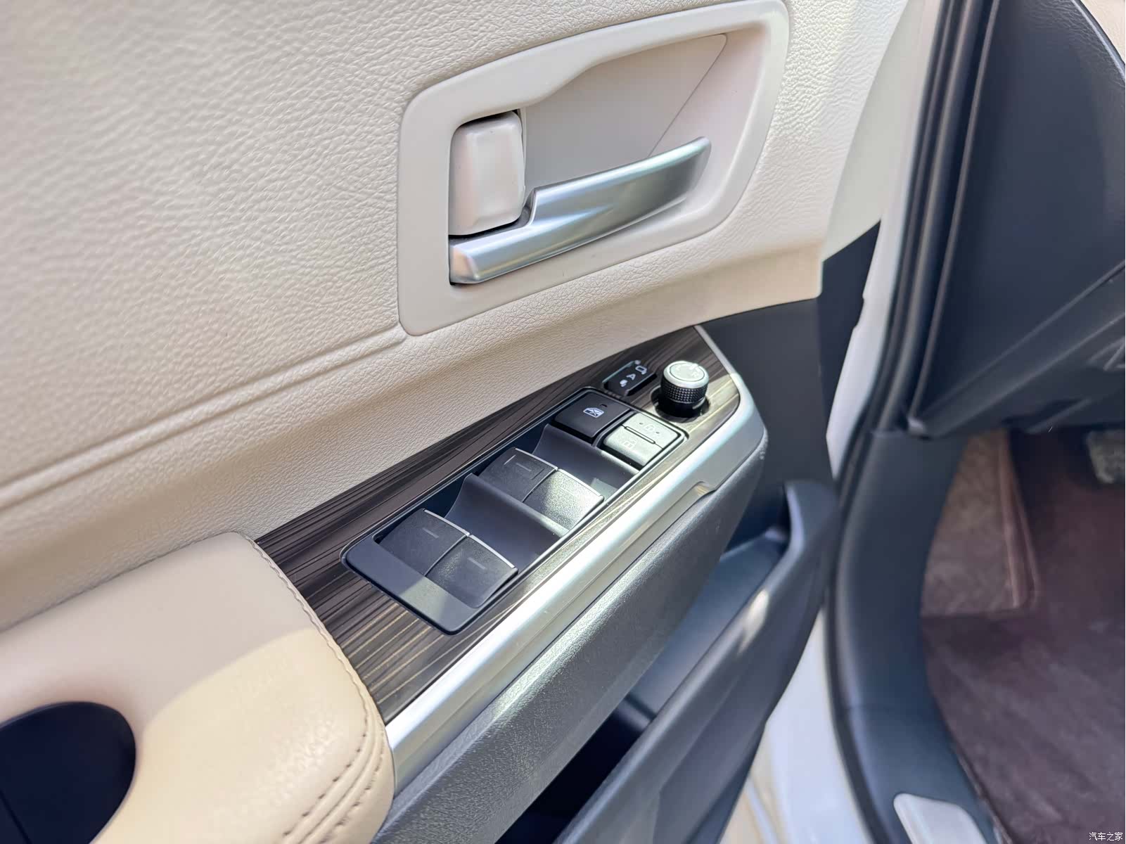 Toyota Sienna, 2022 10