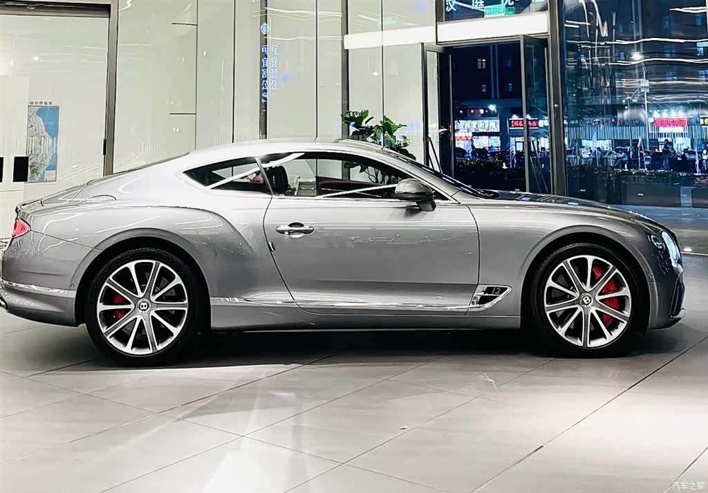 Bentley Continental GT, 2020 все фото