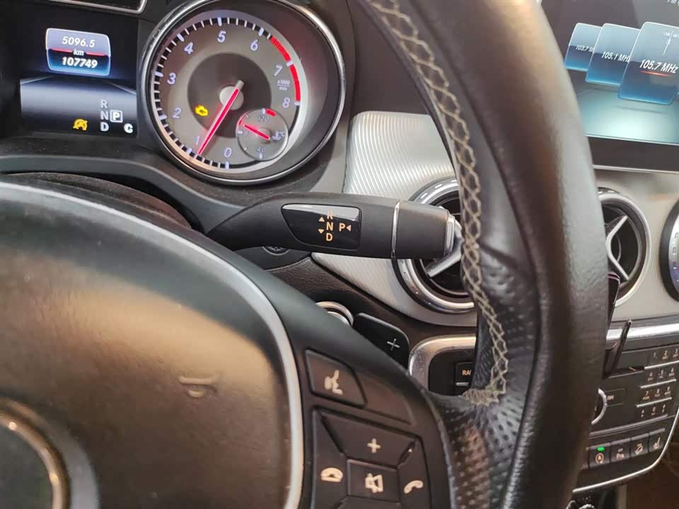 Mercedes-Benz GLA Mercedes-Benz GLA