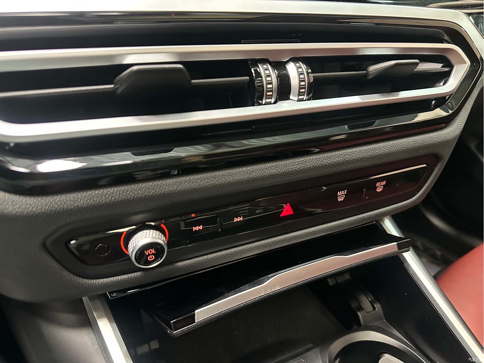 BMW 3 Series, 2024 17