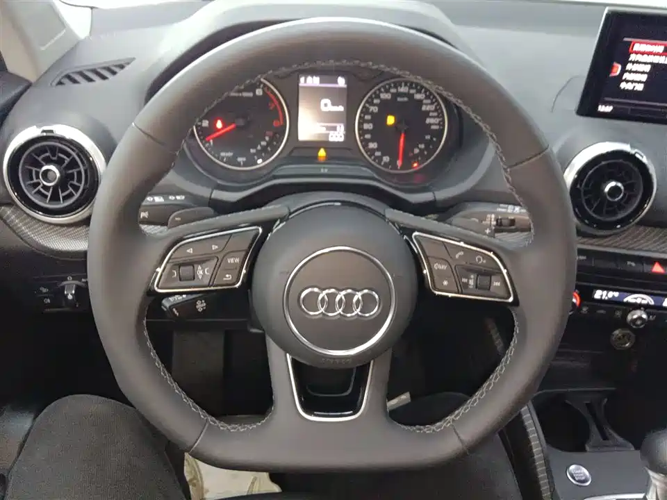 Audi Q2L Audi Q2L