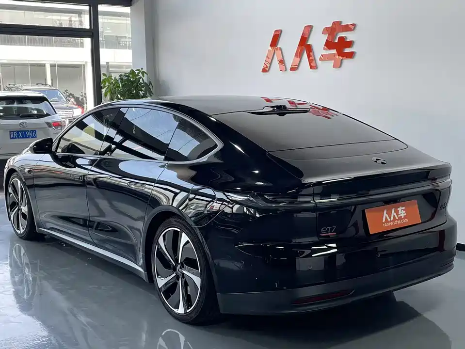 NIO ET7