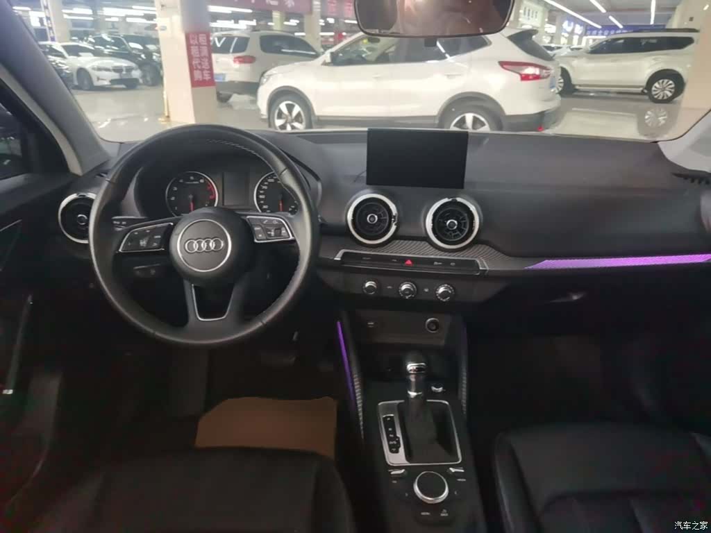 Audi Q2L, 2023 10