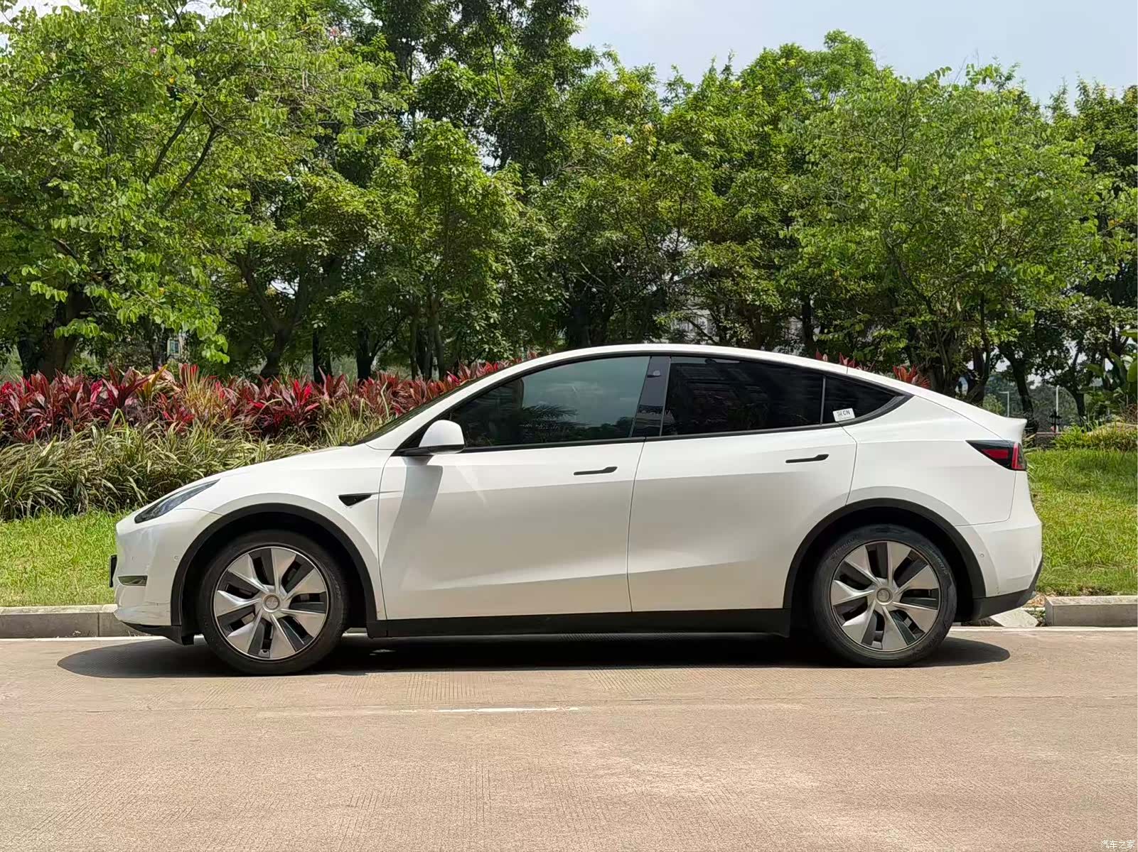 Tesla Model Y, 2021 4