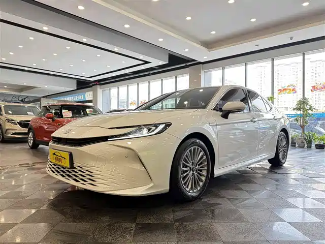 Toyota Camry 2025 — купить из Китая под заказ