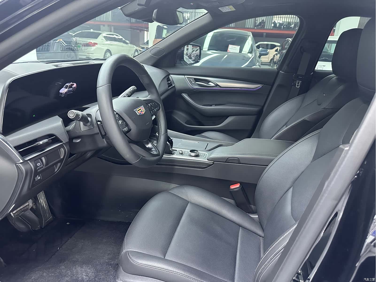 Cadillac CT5, 2025 все фото