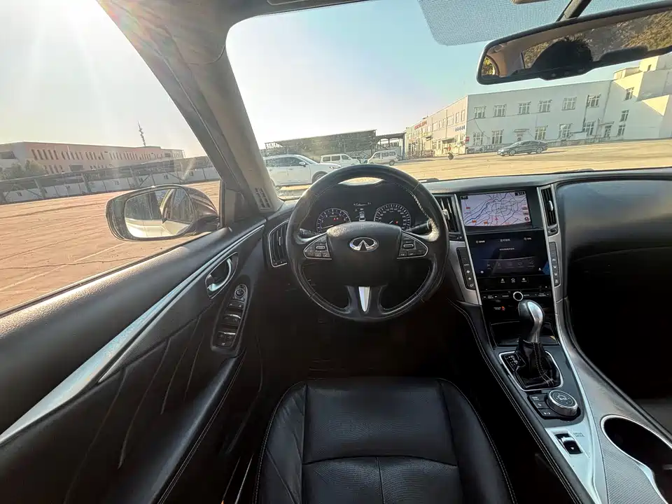 Infiniti Q50L