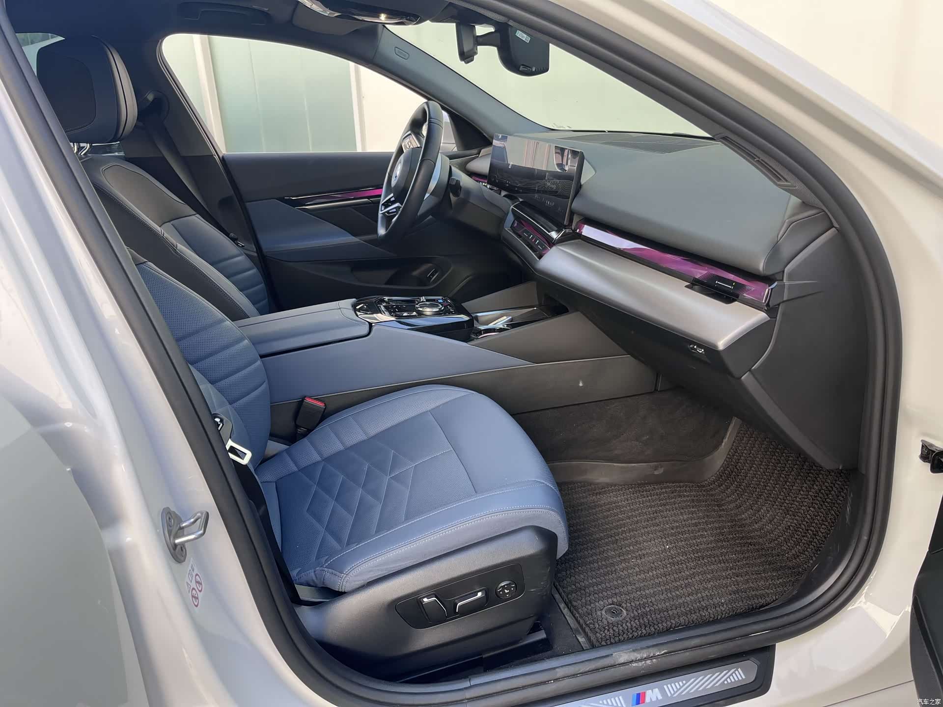 BMW i5, 2024 12