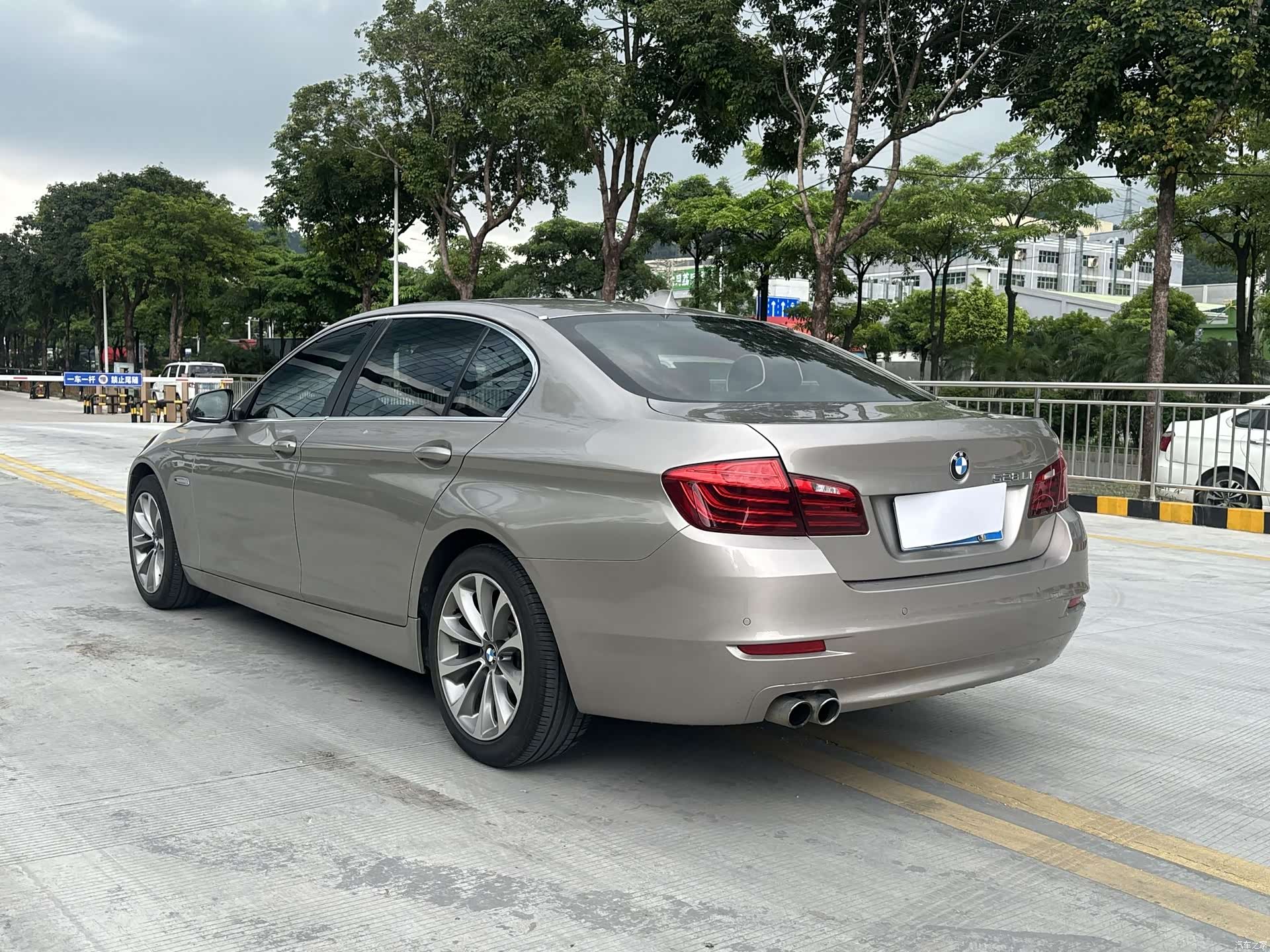 BMW 5 Series, 2016 11