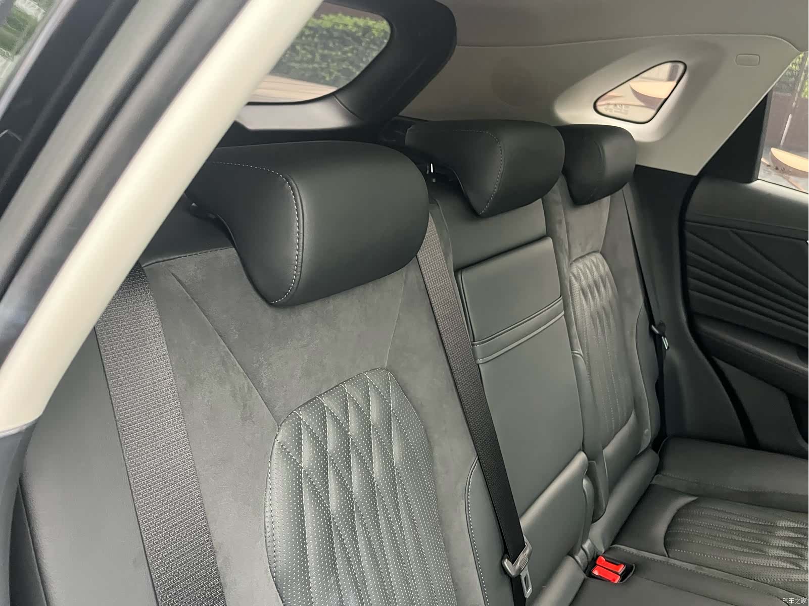 Hongqi HS5, 2023 25