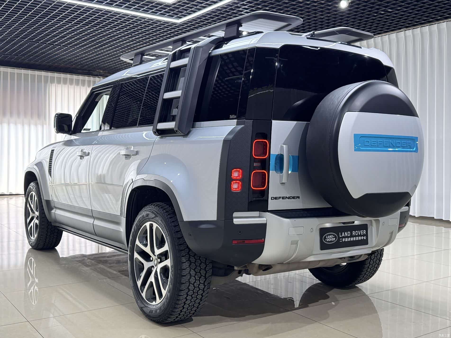 Land Rover Defender, 2021 4