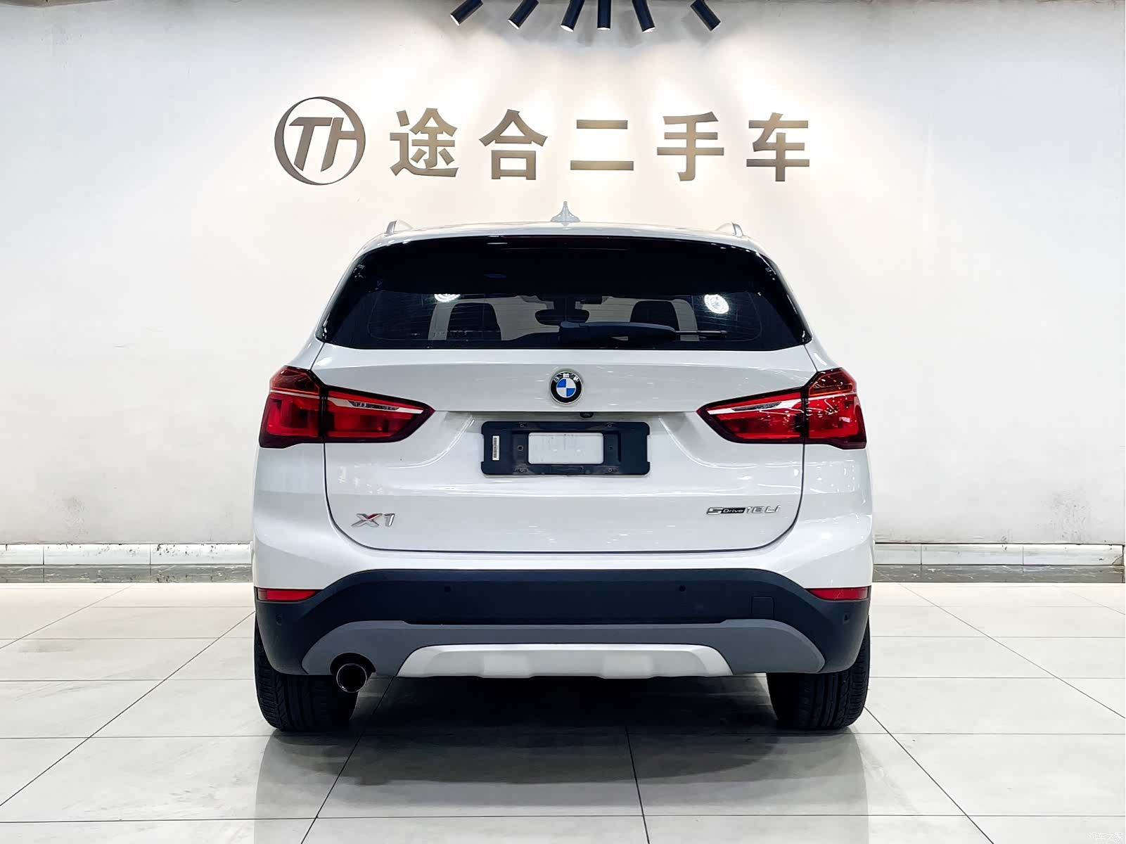 BMW X1, 2018 все фото