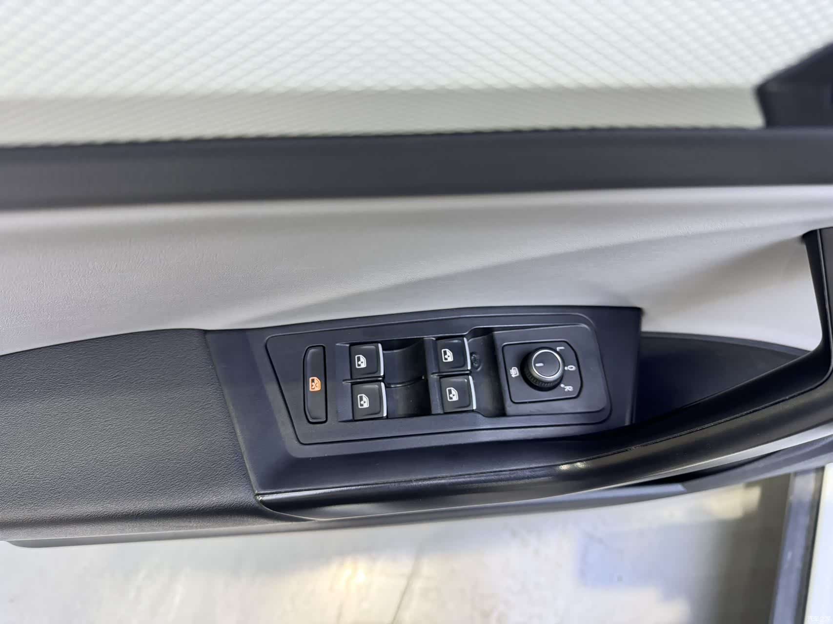 Volkswagen T-ROC, 2023 8