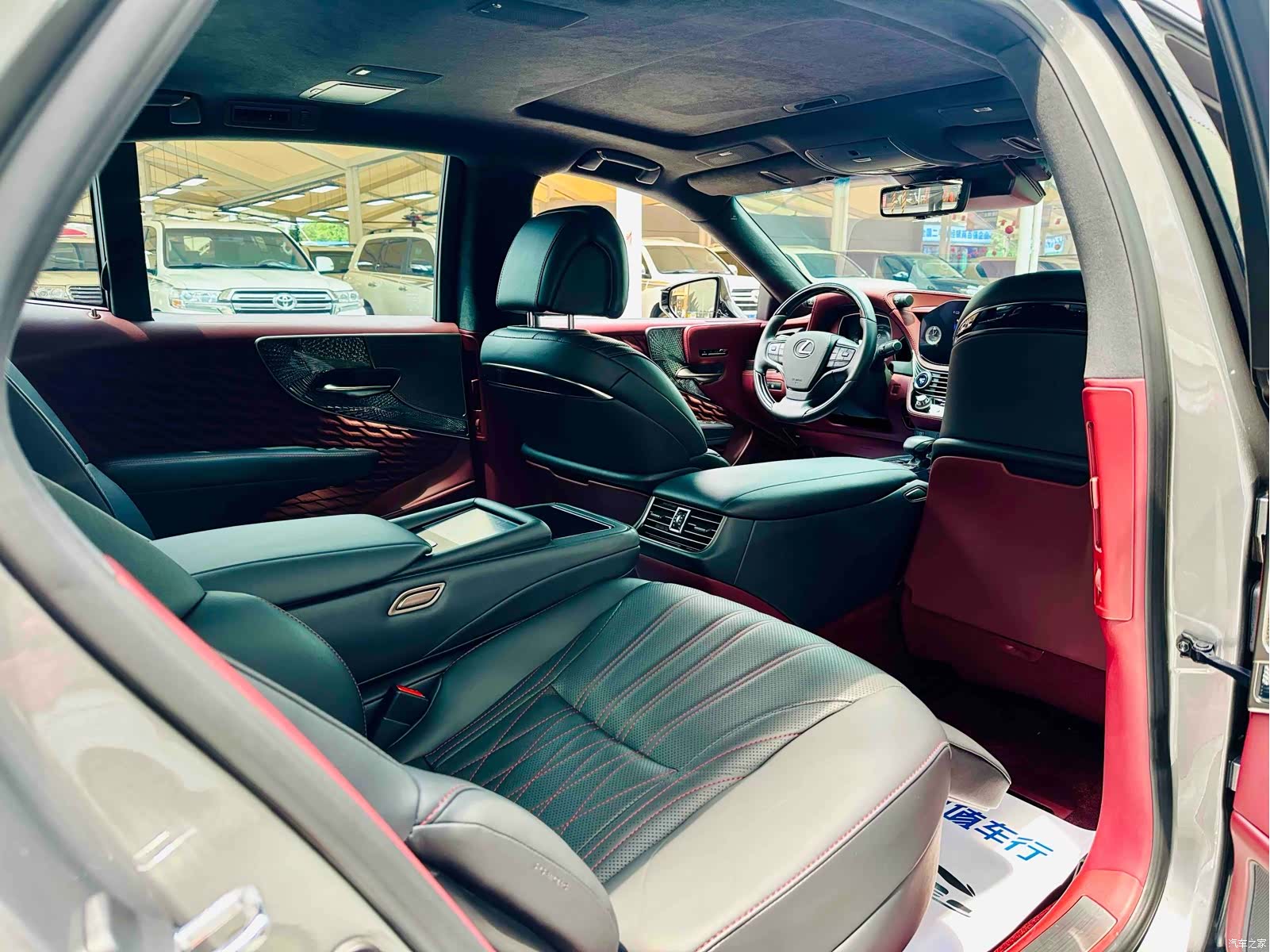 Lexus LS, 2021 9