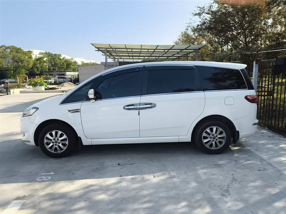 Luxgen Large 7 MPV