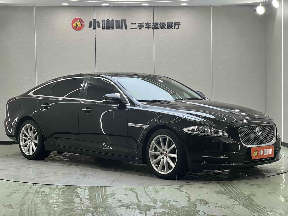 Jaguar XJ