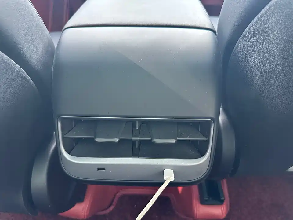 Tesla Model Y Tesla Model Y