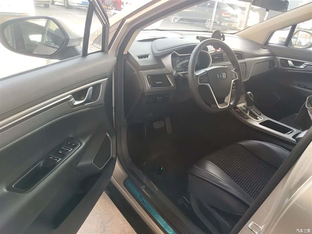 Geely Emgrand, 2018 12