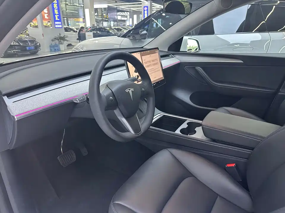 Tesla Model Y Tesla Model Y