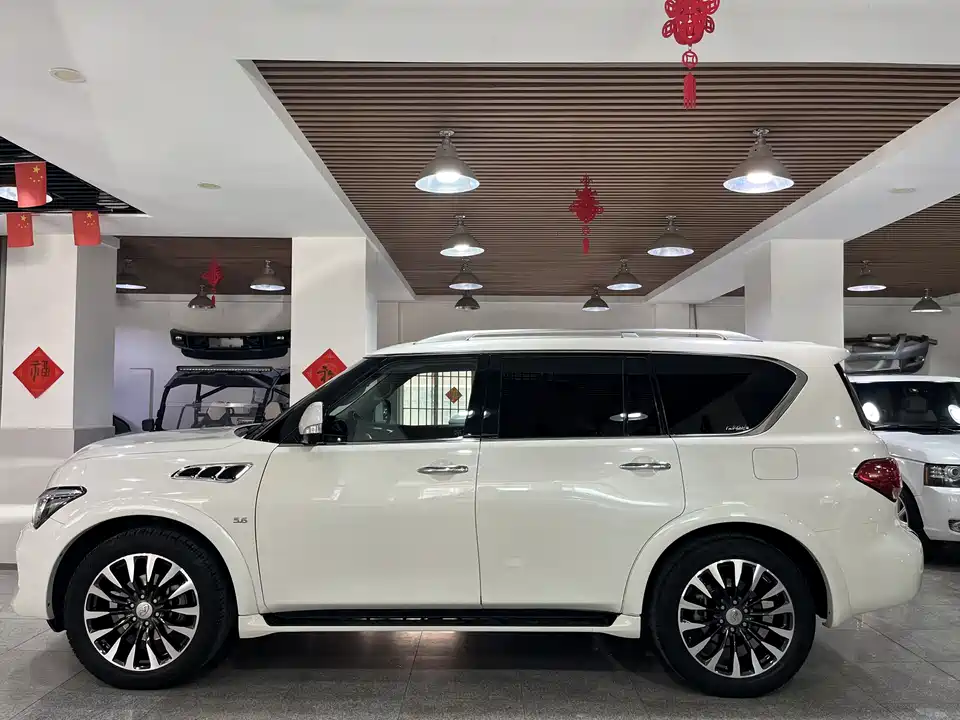 Infiniti QX80