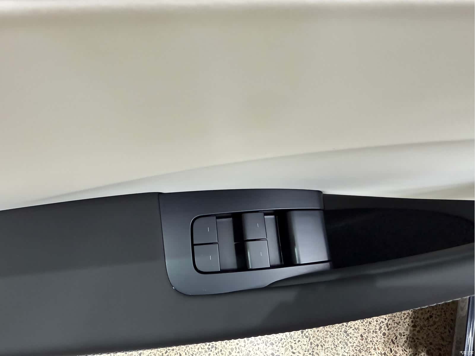 Tesla Model 3, 2024 12