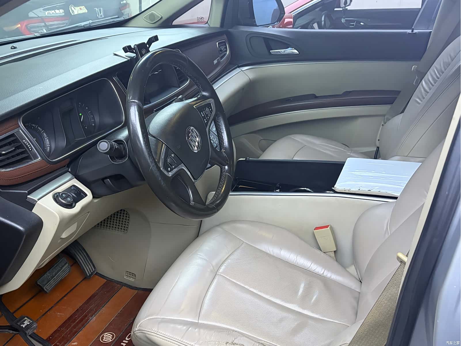 Buick GL8, 2015 все фото