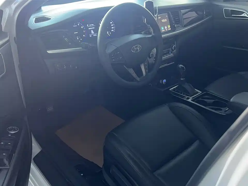 Hyundai Name picture