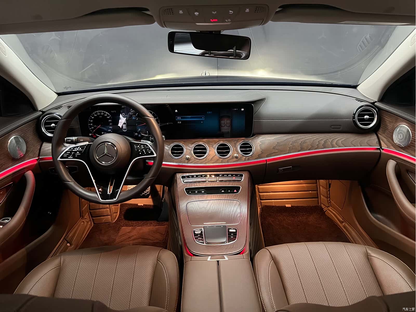 Mercedes-Benz E-Class, 2023 16