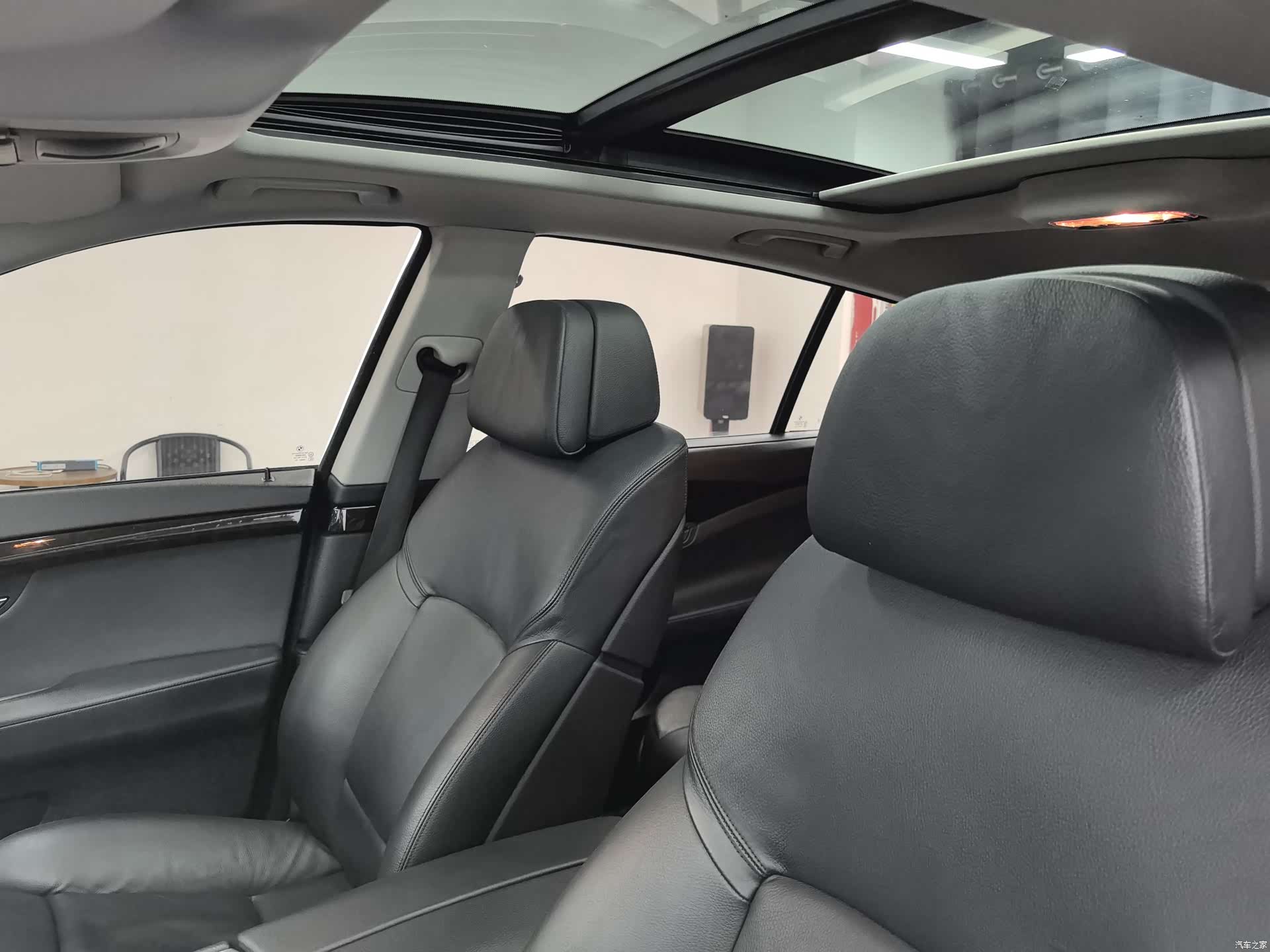 BMW 5 Series, 2011 15
