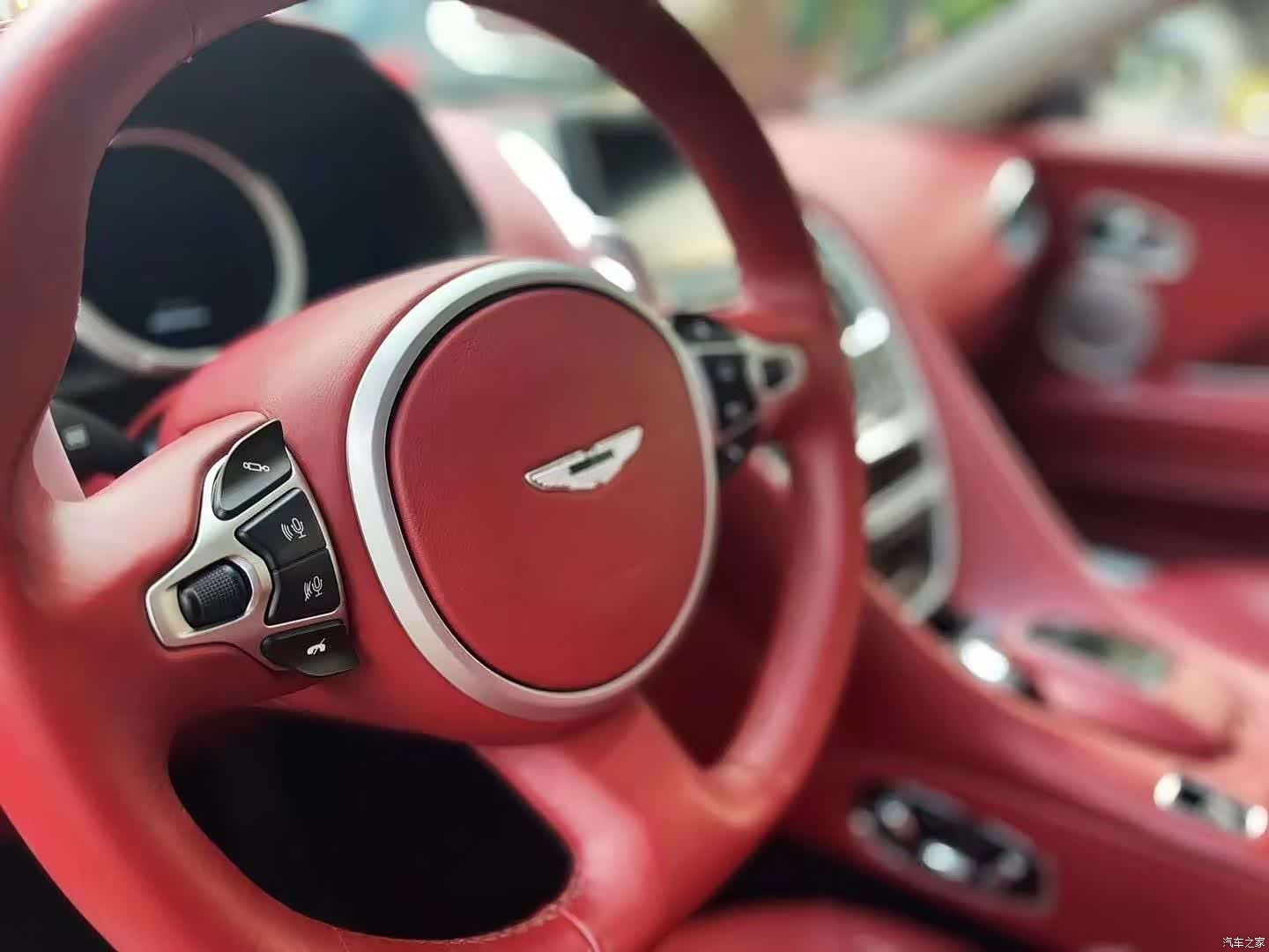 Aston Martin DB11, 2020 8