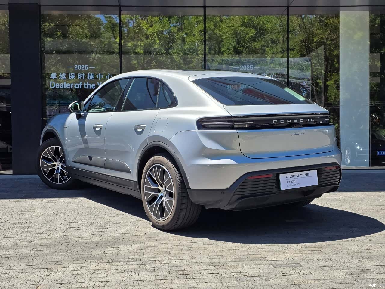 Porsche Macan, 2025 3