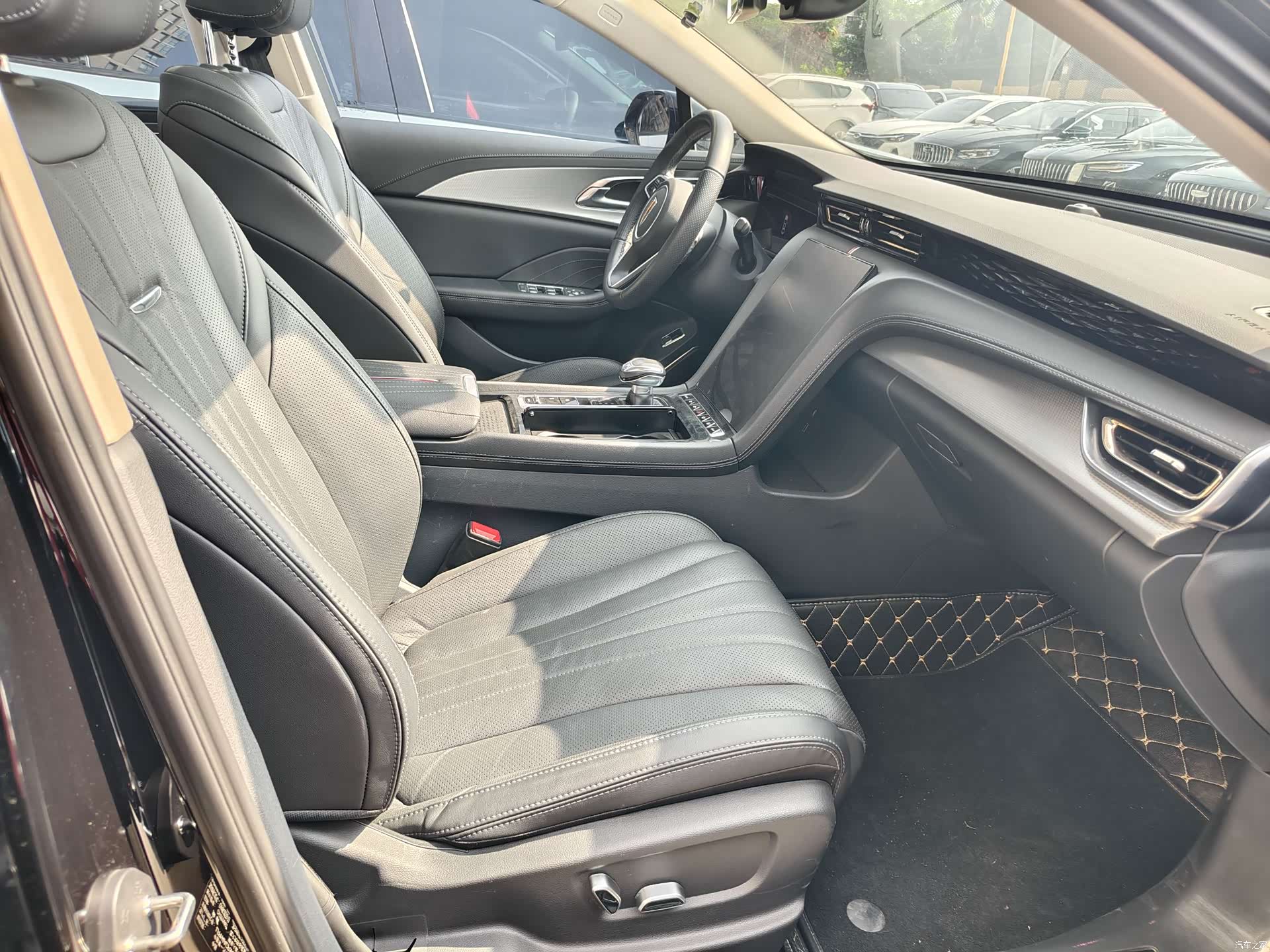 Hongqi H5, 2023 9