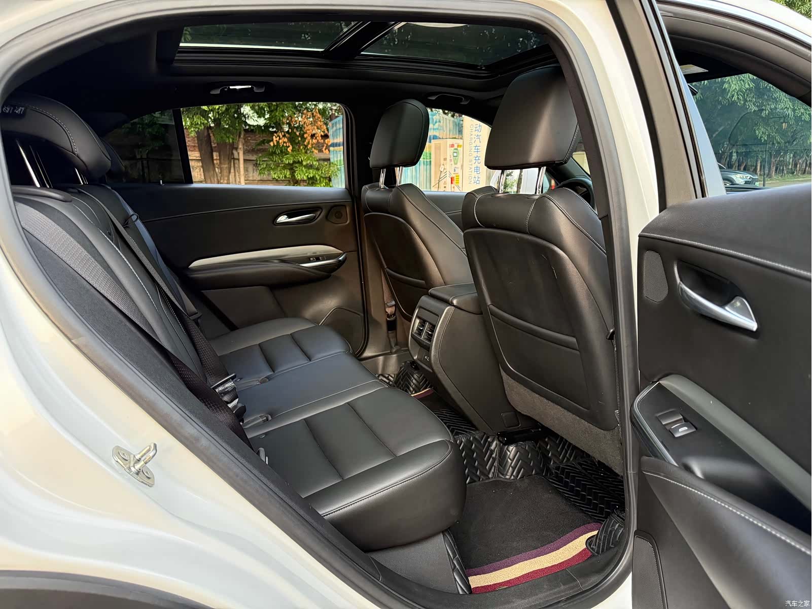 Cadillac XT4, 2021 10