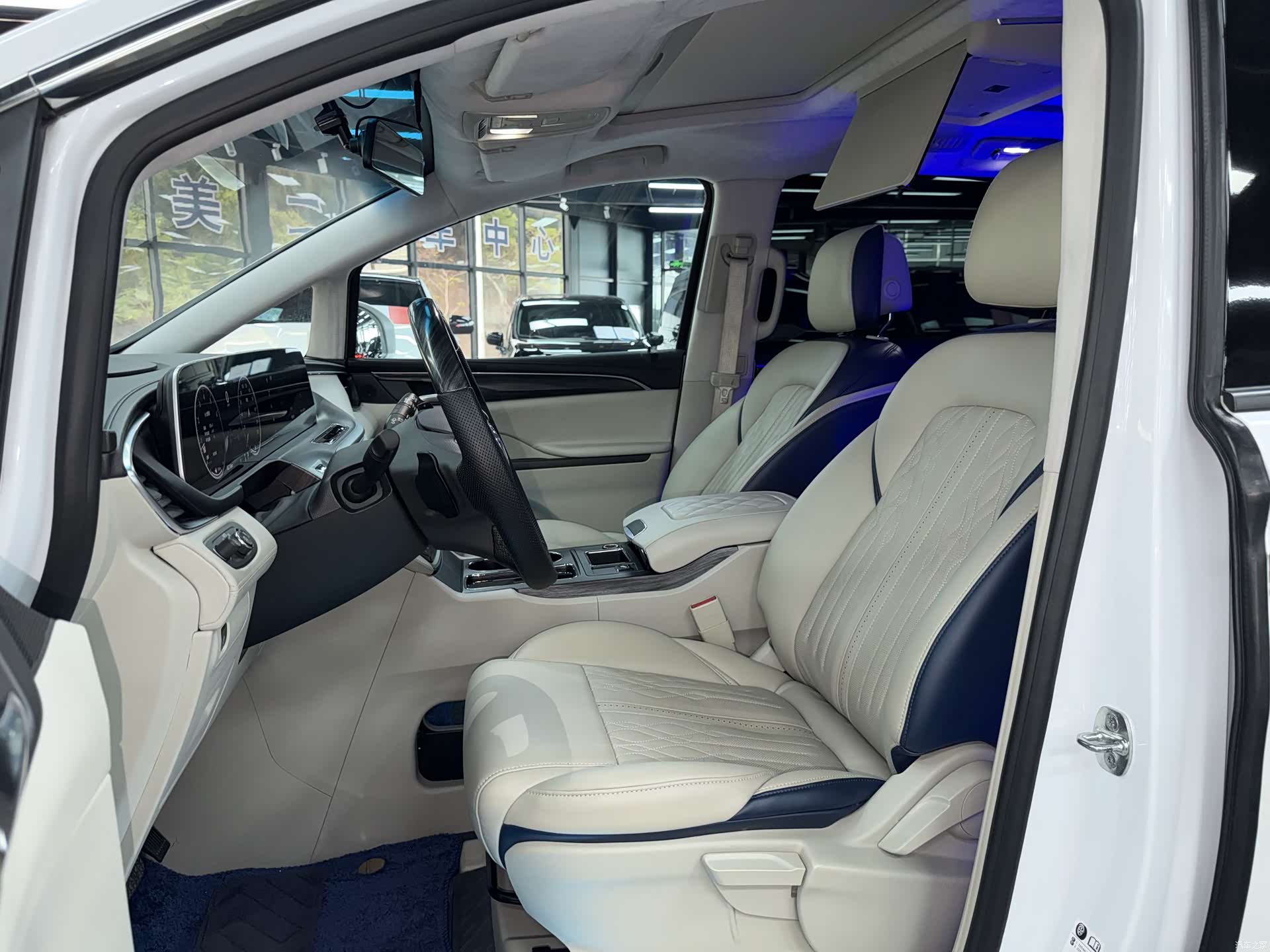 Buick GL8, 2023 8