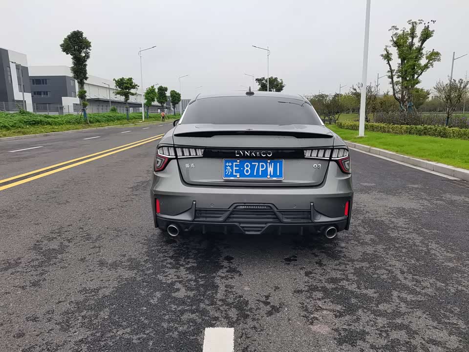Lynk & Co 03