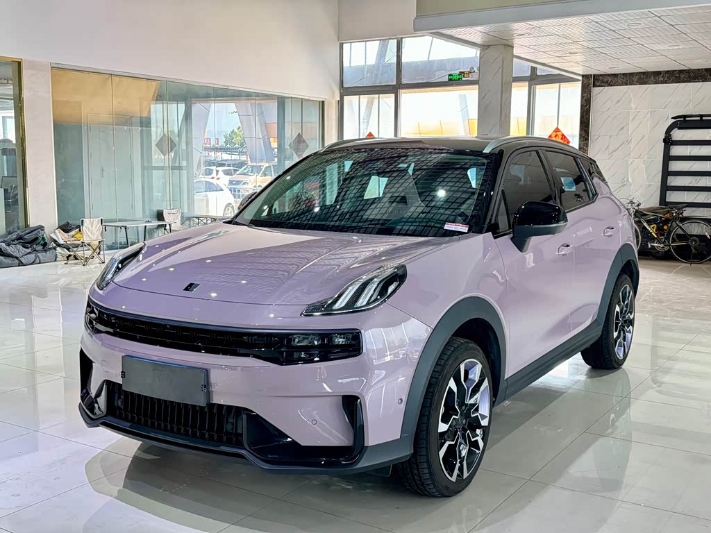 Lynk & Co 06