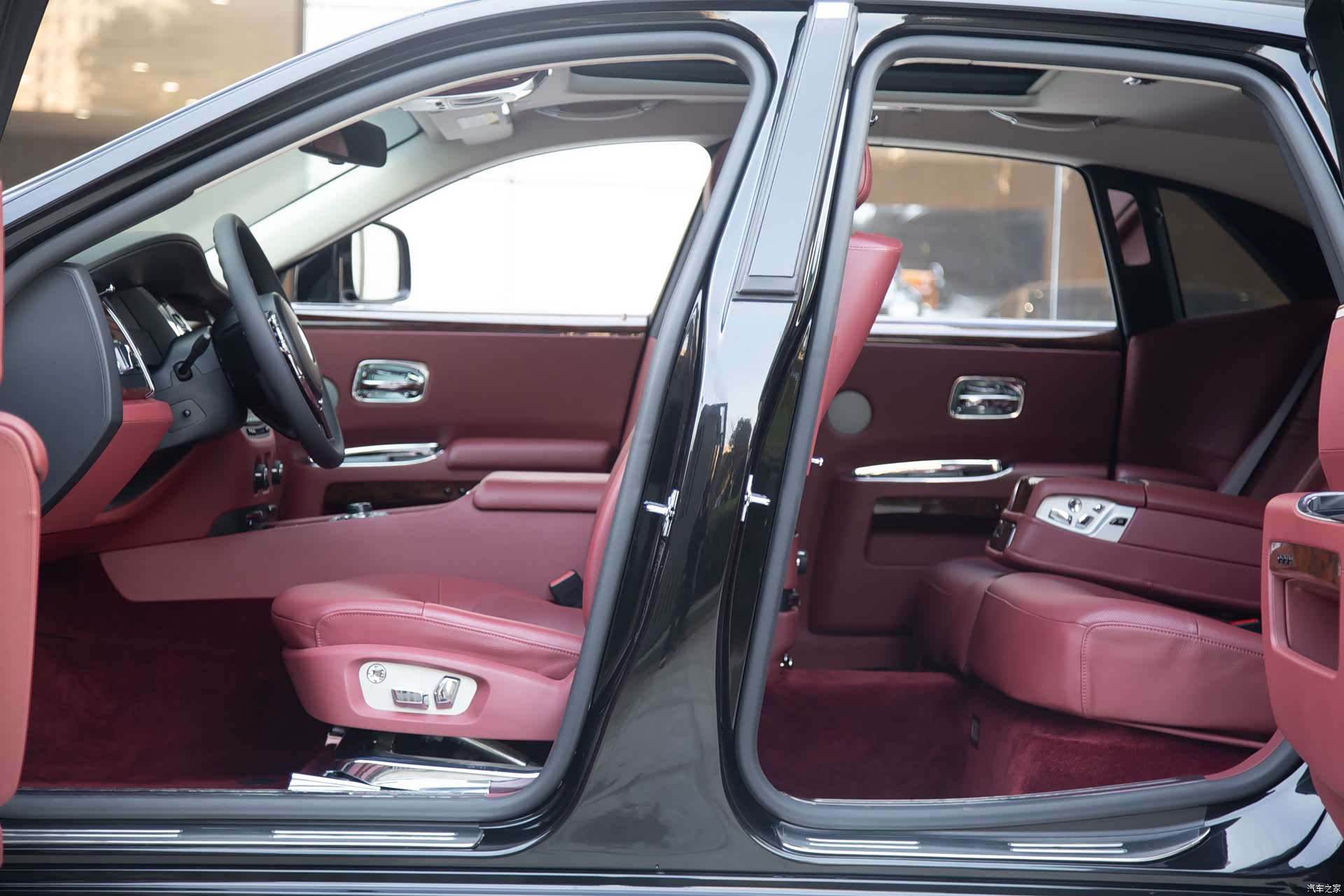 Rolls-Royce Ghost, 2012 9