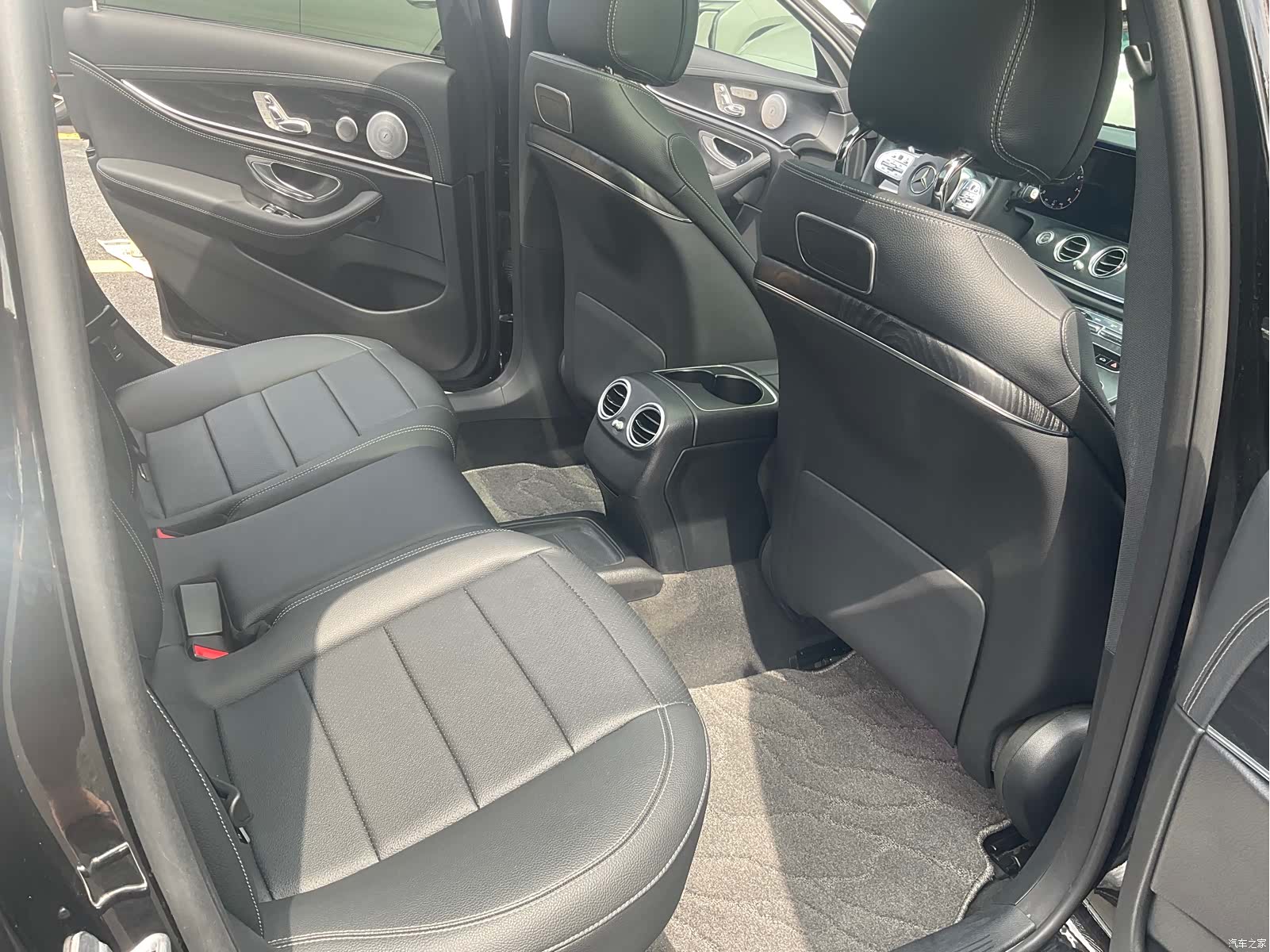 Mercedes-Benz E-Class, 2019 16