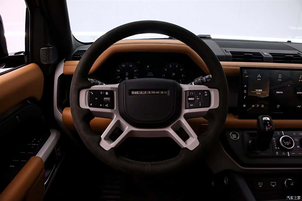 Land Rover Defender, 2024 7