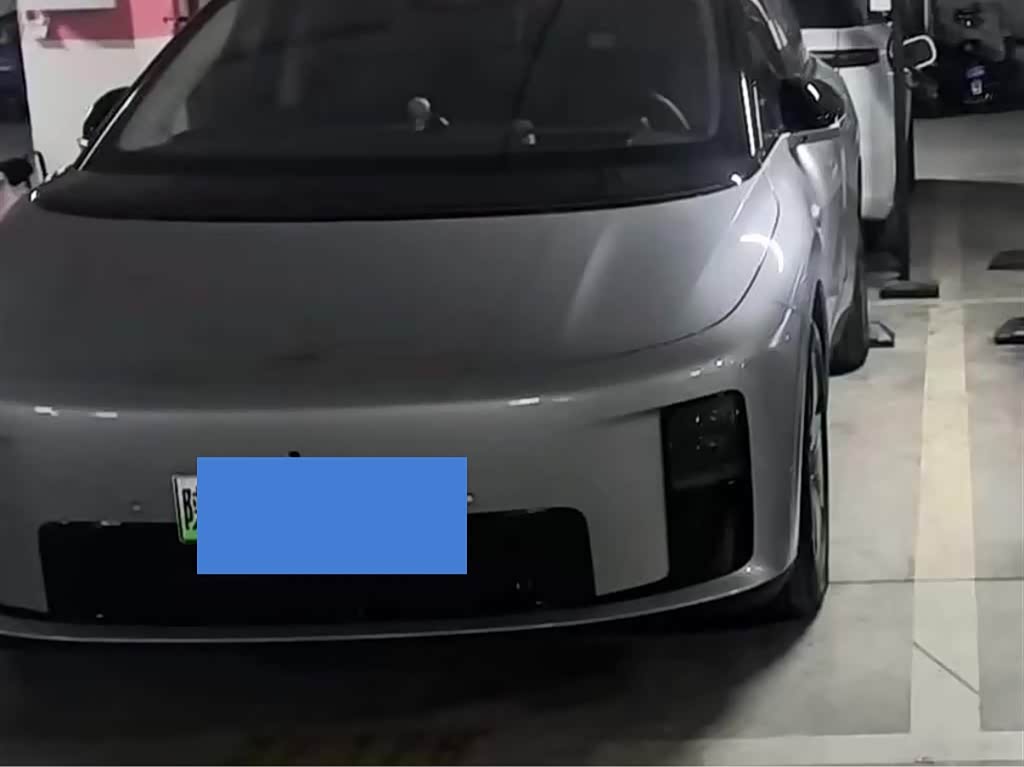 Li Auto i8