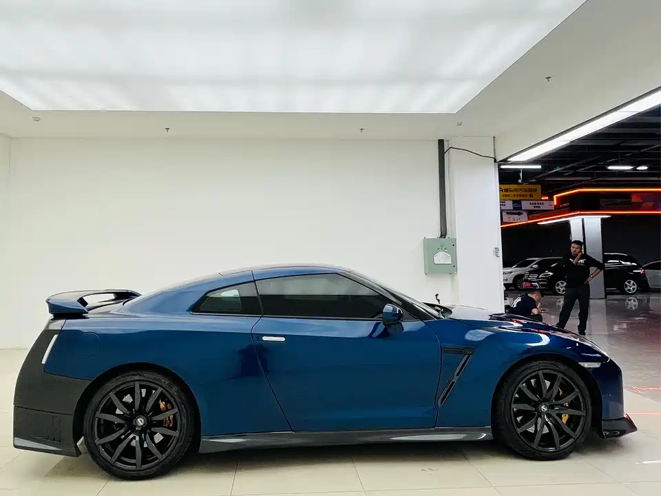Nissan GT-R