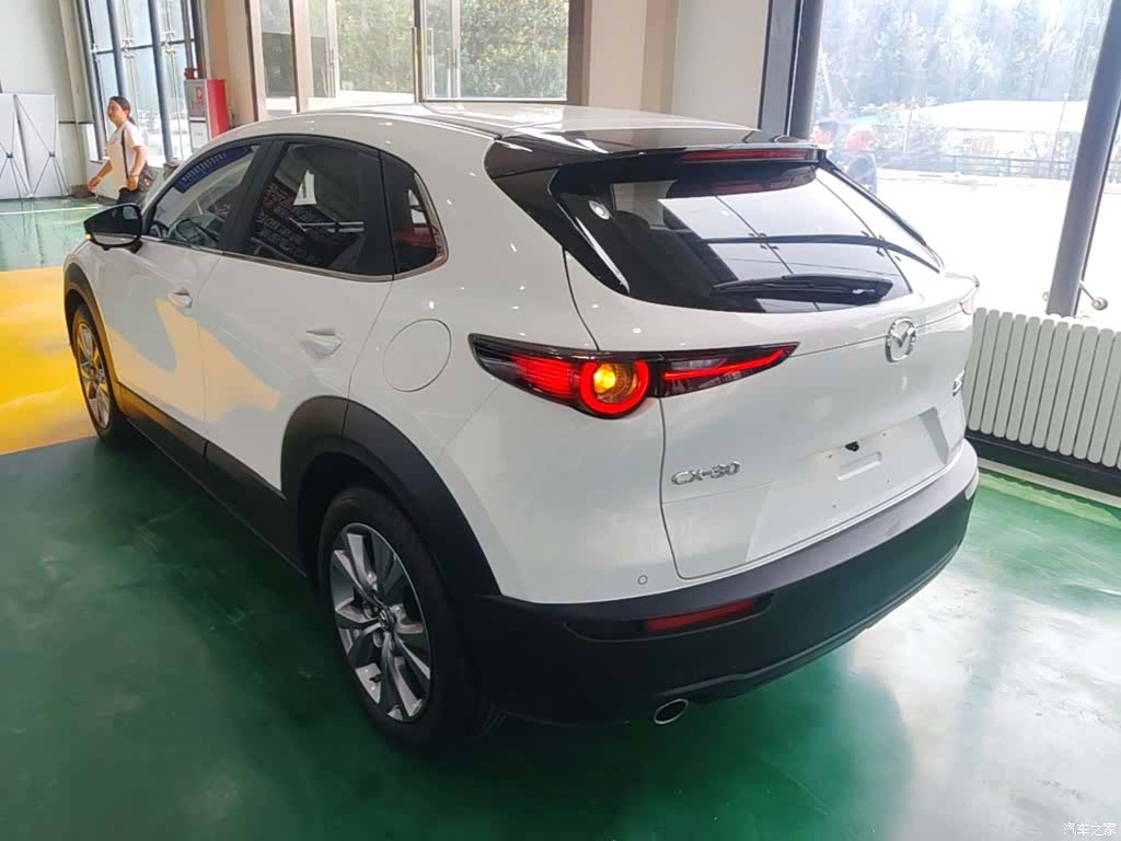 Mazda CX-30, 2022 все фото