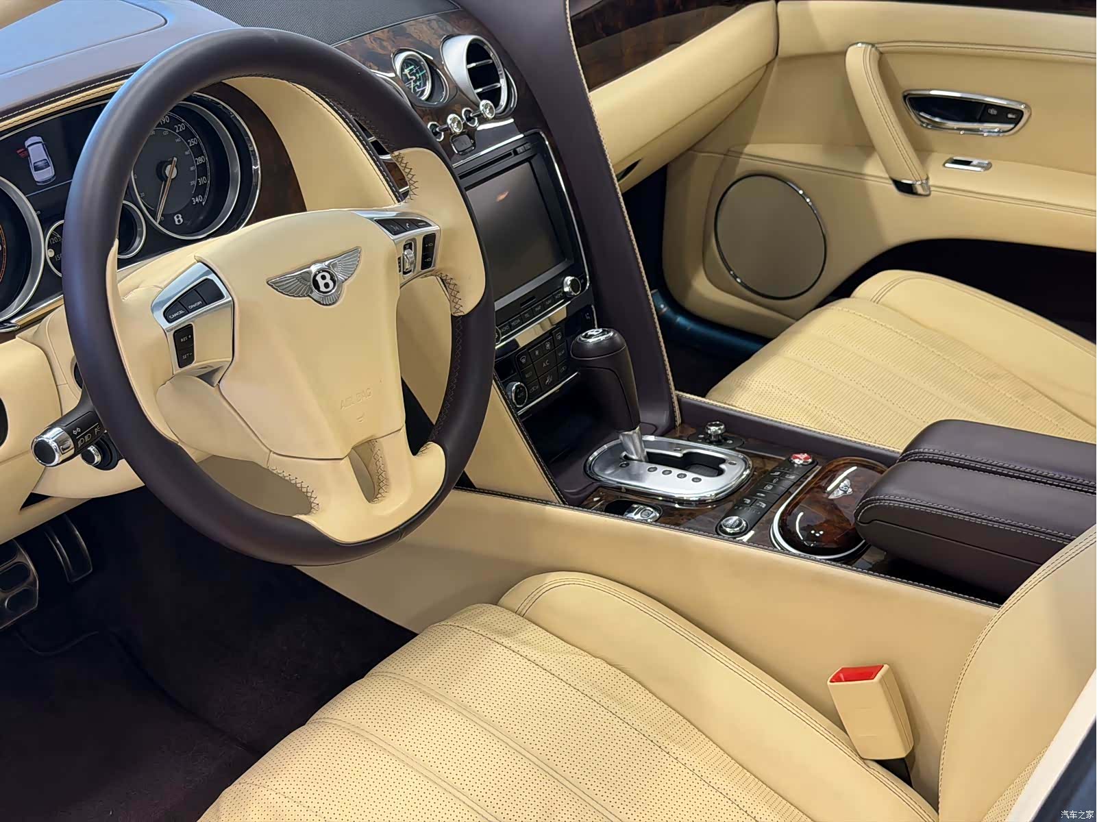 Bentley Flying Spur, 2016 4